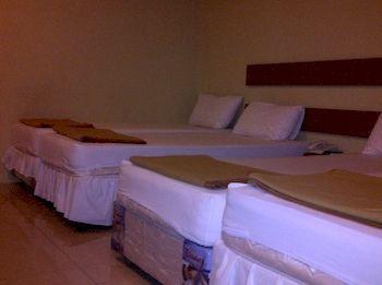 Desa Gumati Sentul Hotel 3*