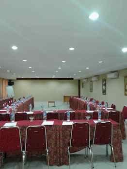 Desa Gumati Sentul Hotel 3*