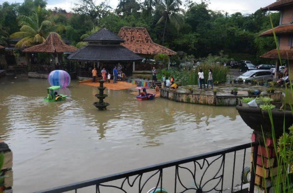 Hotel Desa Gumati Sentul